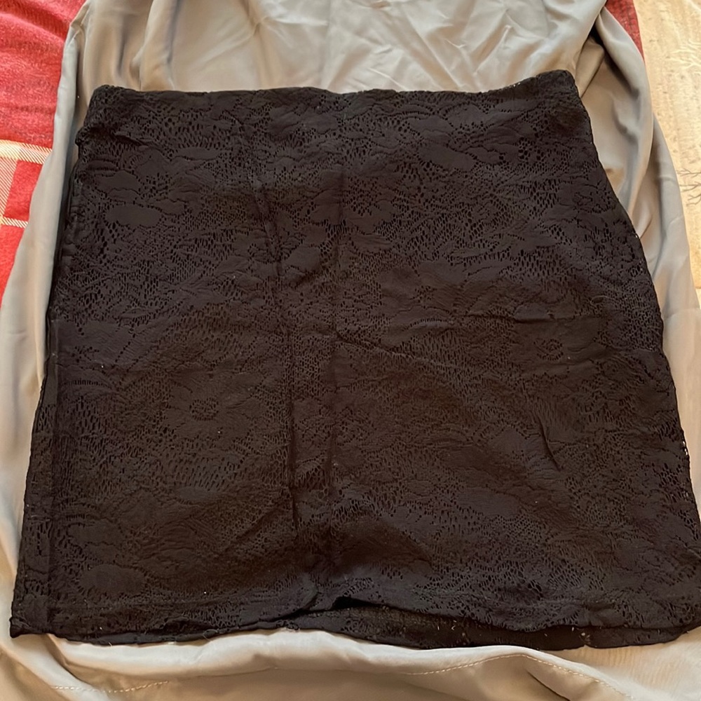 Black juniors pencil skirt size 7-9